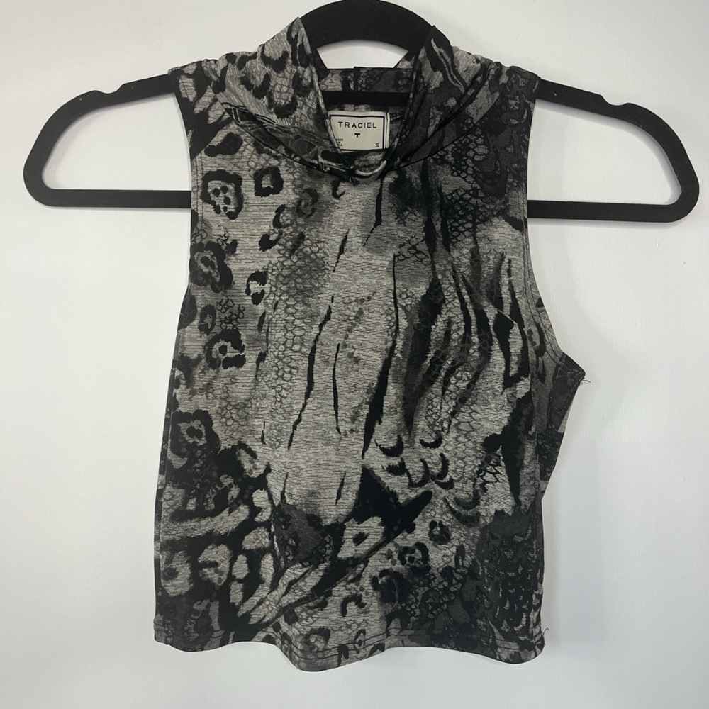 Trac Women's Animal Print Sleeveless Top